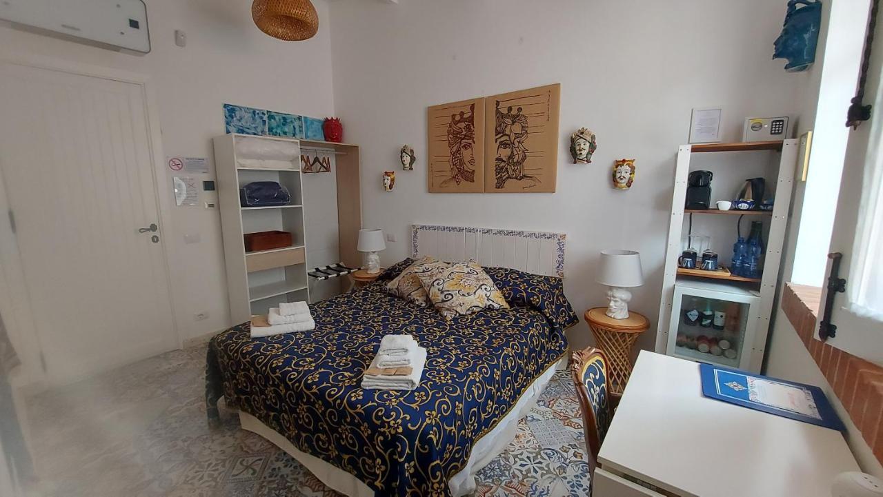 Vfh Villa Flavia Eco B&B - 50 Metri Dal Mare Santa Flavia Buitenkant foto